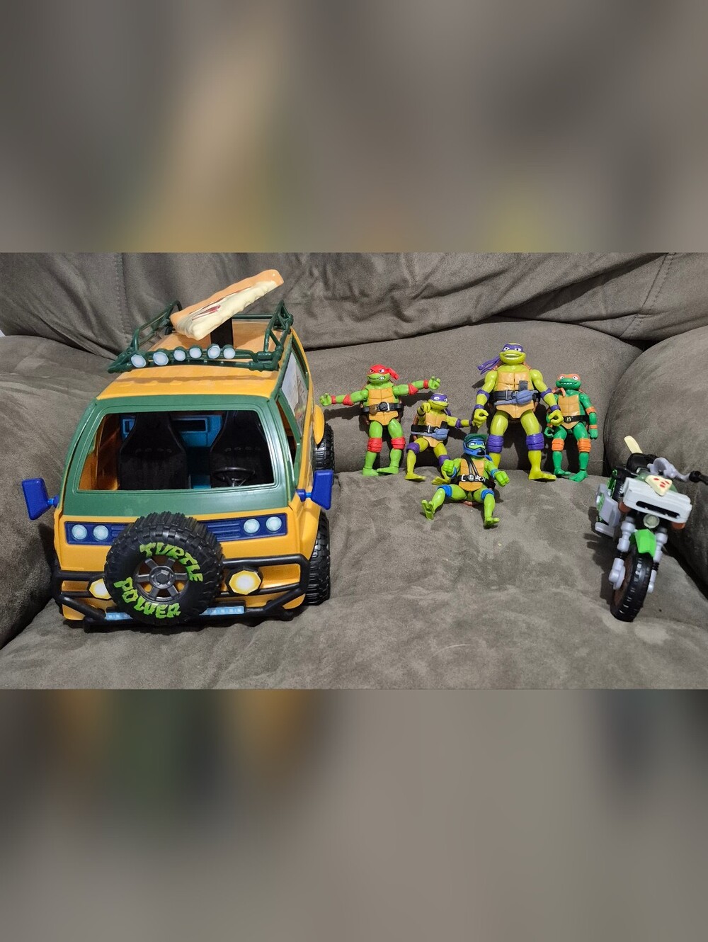 TMNT Mutant Mayhem Pizza Fire Van w/ 5 Figures & Motorcycle Toy Lot